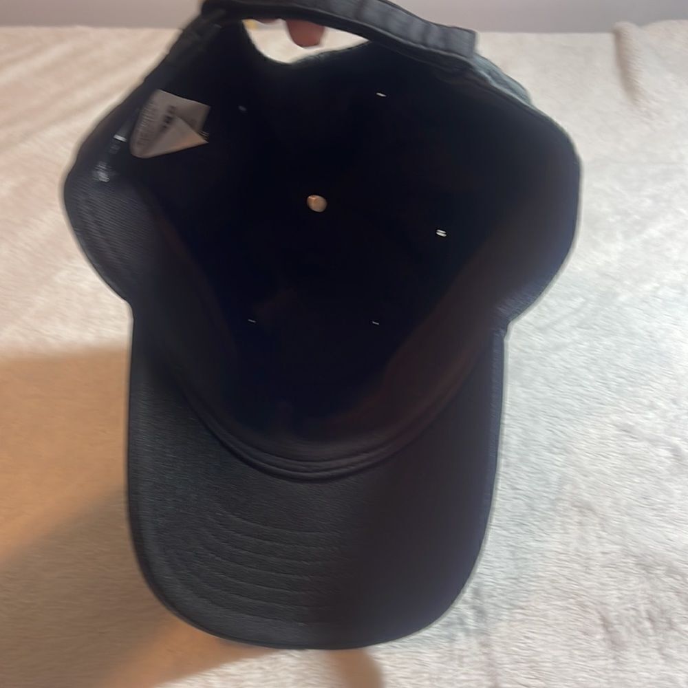 Taylormade hat - Picture 4 of 5